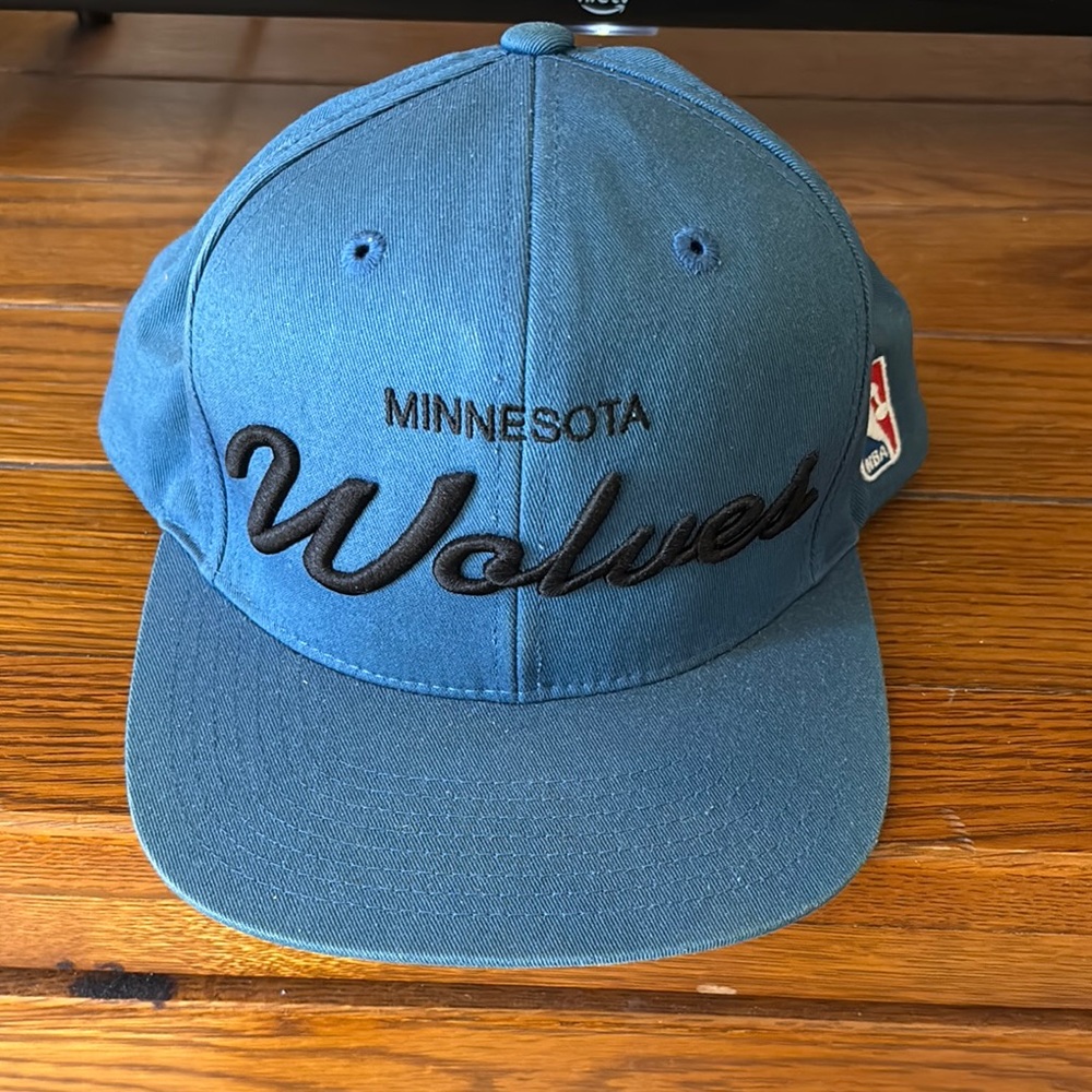 Minnesota Wolves vintage style Blue SnapBack hat! Like new!